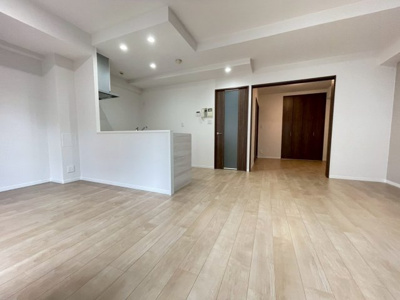 【居間・リビング】 | ロイヤルメドゥ東心斎橋