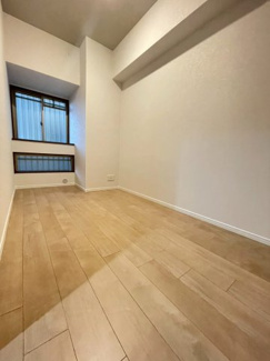 【洋室】 | ロイヤルメドゥ東心斎橋 | 洋室5.1帖