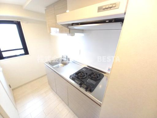 レジディア神戸三宮プレイスのキッチン