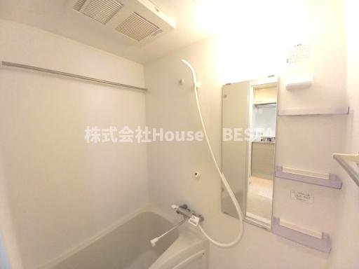 レジディア神戸三宮プレイスの浴室