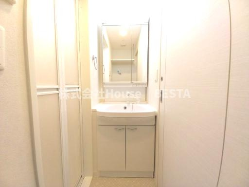 レジディア神戸三宮プレイスの独立洗面台