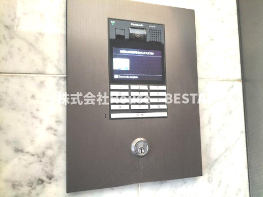 レジディア神戸三宮プレイスのエントランス