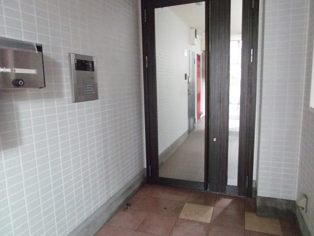 ソフィアヒルズのエントランス|オートロック完備で安心です☆