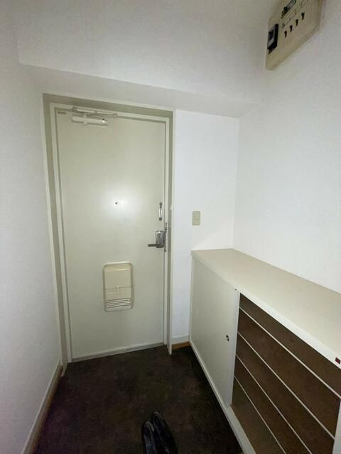 プラーズ元浅草の玄関