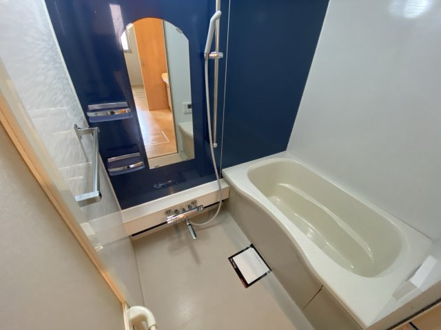 クラヴィエ南町ノ坪　C棟の浴室