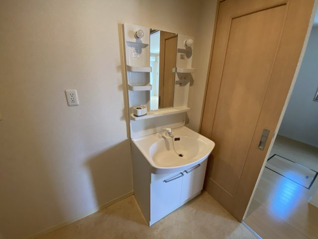 クラヴィエ南町ノ坪　C棟の洗面所