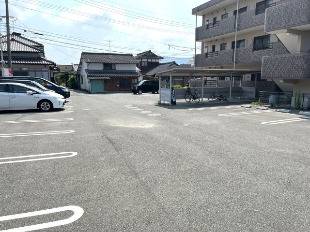 M・NOZOMIの駐車場