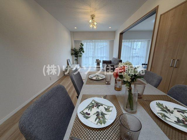 レオ高槻のダイニング|LDK15.1帖
■物件内覧・資金計画相談・住宅ローン相談、リフォーム相談、お問合せ受付中■
※当日・翌日のご内覧、ご相談はお電話でのお問合せがスムーズです！