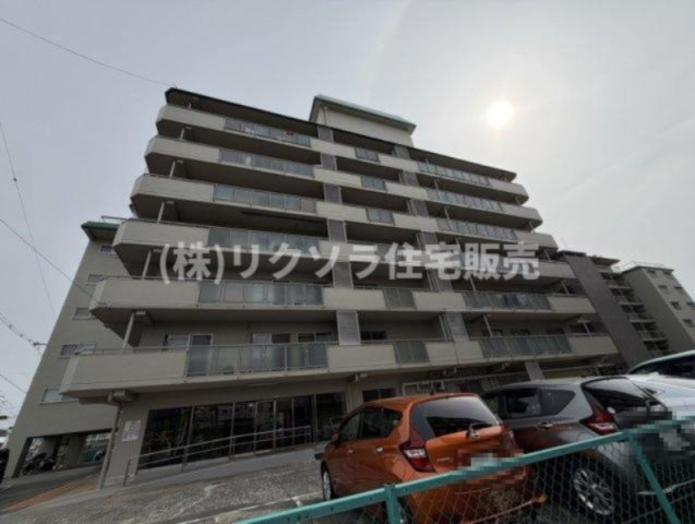 レオ高槻の外観|新しい生活にいかがでしょうか？外観はお住まいの顔になります。こだわりたいポイントですね。水回りリフォームやリノベーションも承ってます。
■現地見学・資金計画相談・住宅ローン相談もお問合せ受付中■
