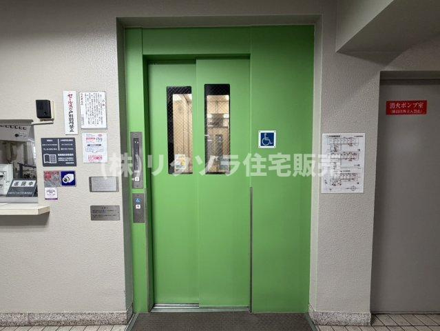 レオ高槻のその他共用部分|エレベーター1基
■物件内覧・資金計画相談・住宅ローン相談、リフォーム相談、お問合せ受付中■
※当日・翌日のご内覧、ご相談はお電話でのお問合せがスムーズです！