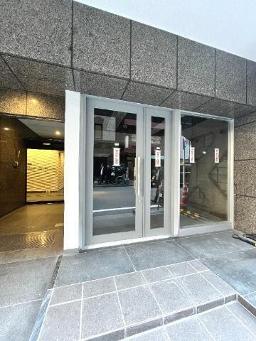 溜池山王葵ビルのエントランス| 