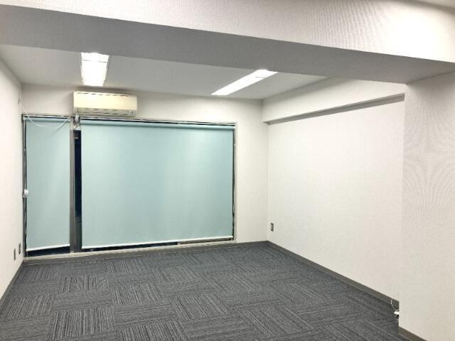 溜池山王葵ビルの居間・リビング| 