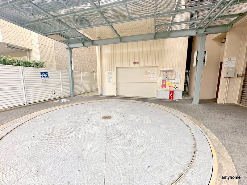 カスタリアタワー長堀橋　仲介手数料無料の駐車場