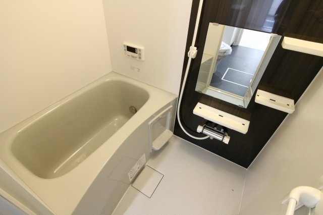 ヘリオス西舞子の浴室