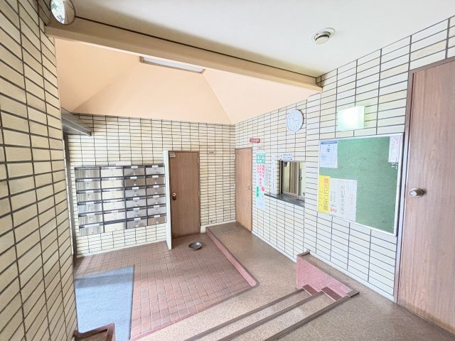 第2シャトー中尾のエントランス