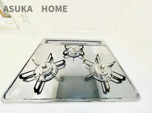 横浜市泉区上飯田町のキッチン|三ツ口ガスコンロになります。