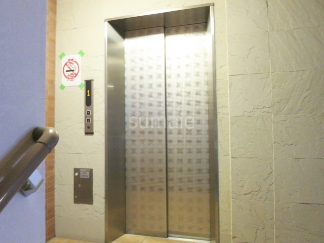 ファーストコート赤羽のその他共用部分|エレベータ完備です♪