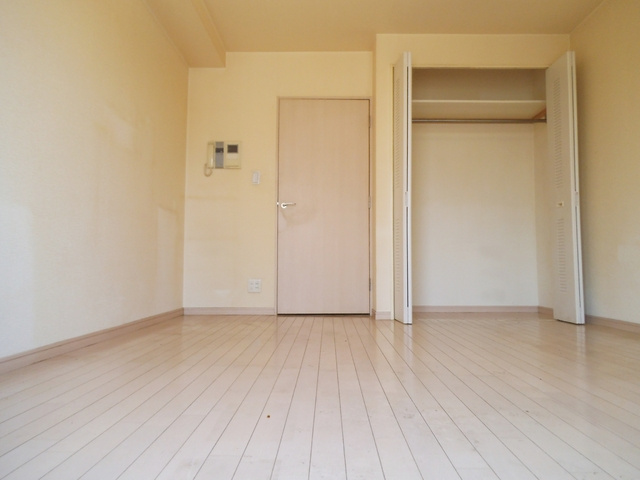 ファーストコート赤羽の居間・リビング|お部屋は広々8.3帖！