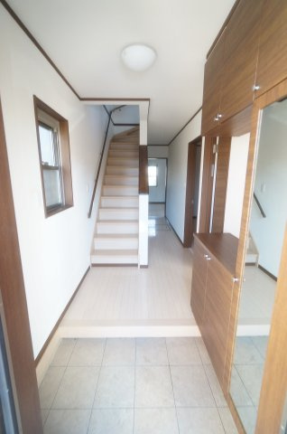 中古　千葉市若葉区西都賀の玄関