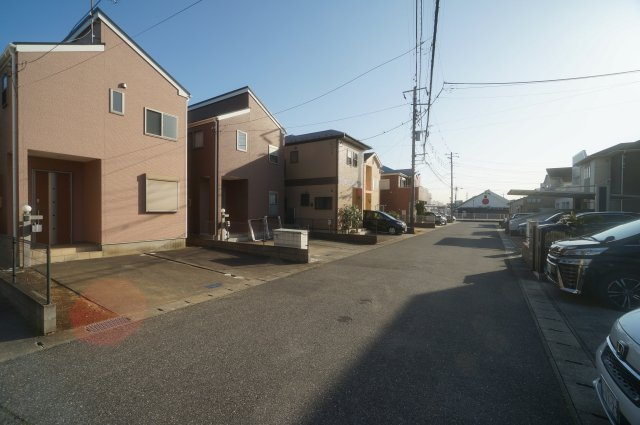 中古　千葉市若葉区西都賀の前面道路含む現地写真