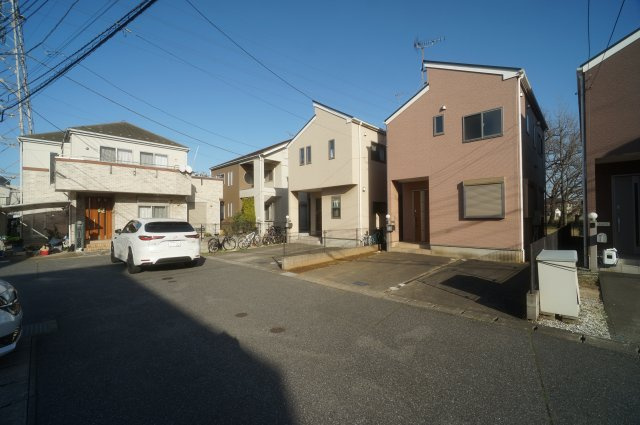 中古　千葉市若葉区西都賀の前面道路含む現地写真