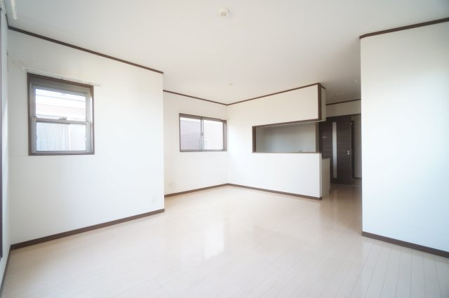 中古　千葉市若葉区西都賀の居間・リビング