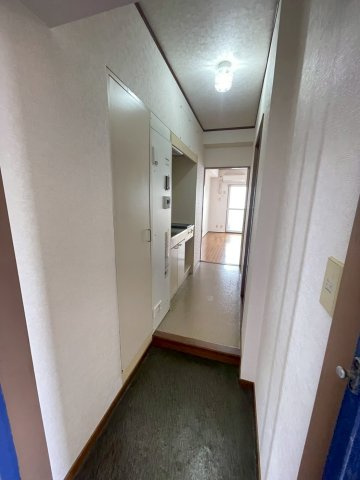 富士マンションの玄関