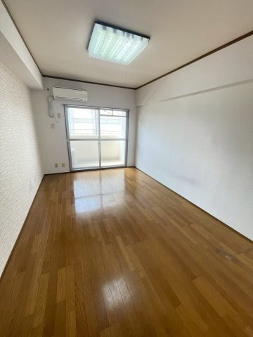 富士マンションの洋室