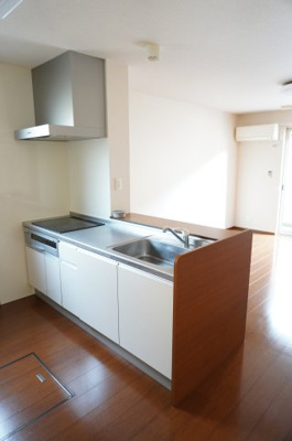 【キッチン】 | Notre Maison Ⅰ | システムカウンターキッチン　IH三口コンロ　床下収納