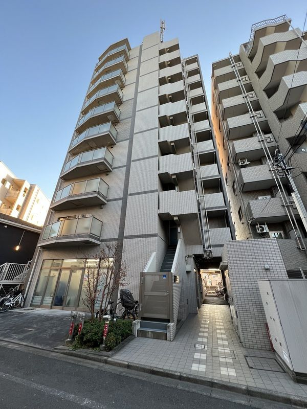 スパシエ国立矢川ステーションプラザのエントランス