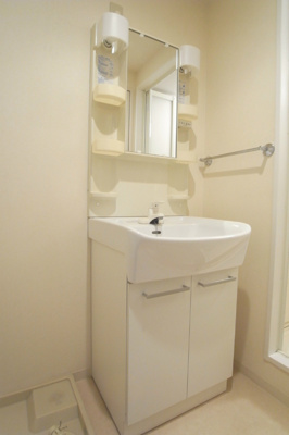 【洗面所】 | プライムステージオオシマ | 独立洗面台あり、毎朝おしゃれに忙しい女性の方におすすめです