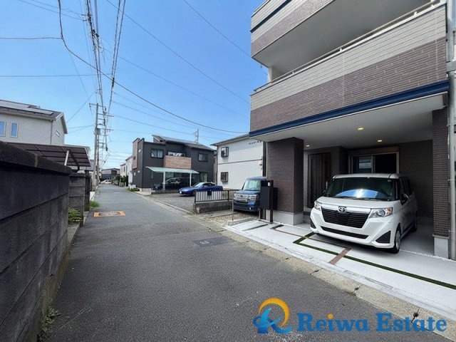 新築戸建　茅ヶ崎市松尾の前面道路含む現地写真