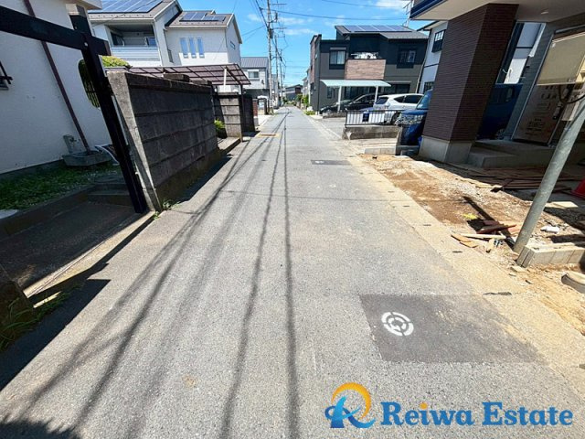 新築戸建　茅ヶ崎市松尾の前面道路含む現地写真