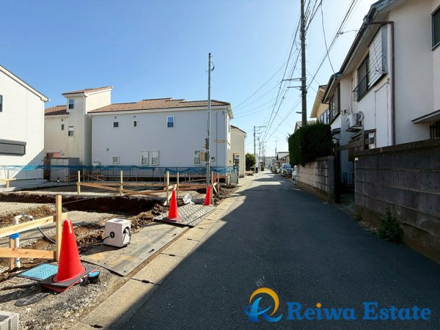新築戸建　茅ヶ崎市松尾の前面道路含む現地写真