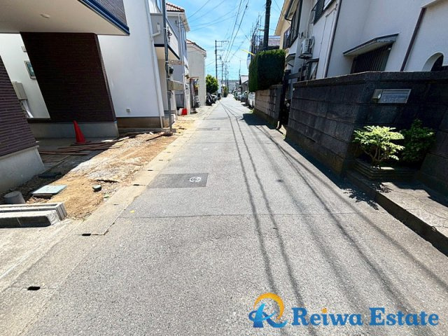 新築戸建　茅ヶ崎市松尾の前面道路含む現地写真