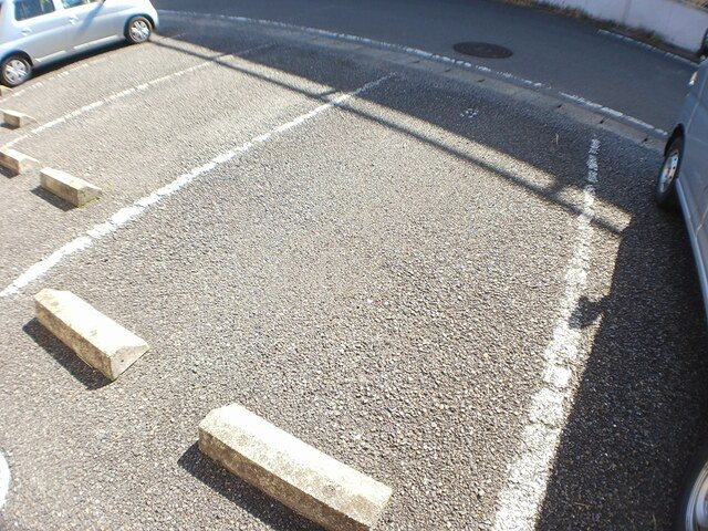 ミクラーシュＧの駐車場