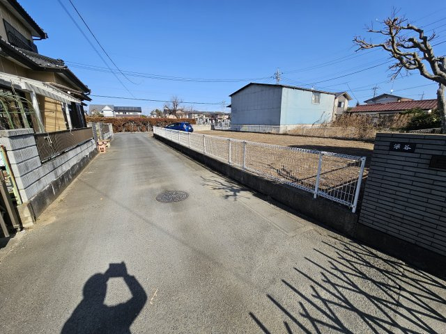 筑西市下中山字観音堂　土地の前面道路含む現地写真