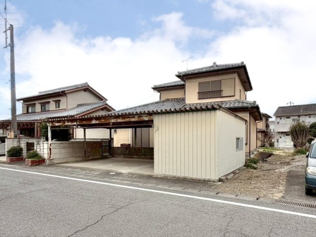 【中古戸建】太田市東別所町の外観|■外観｜特徴のある個性的な住まいと美しい街並み、そして住みやすい環境を、ぜひ現地でご覧になりませんか。お気軽にお問合せください(^^)  