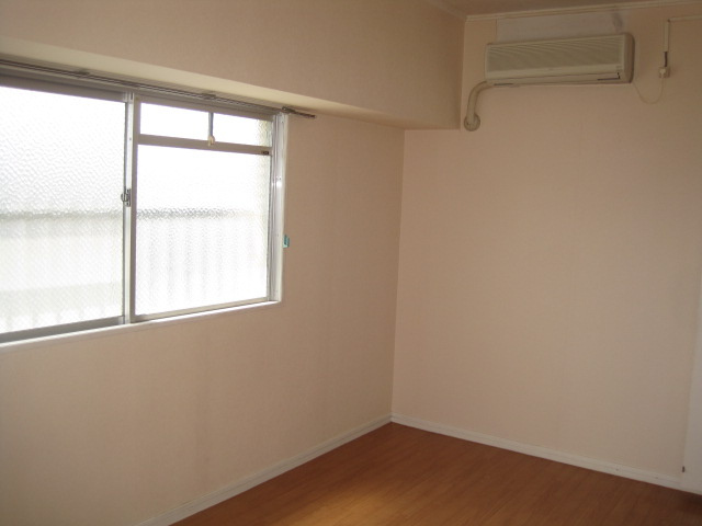 山内シャルム山口603の居間・リビング|掲載写真は別住戸（同タイプ）のものです。現況と相違がある場合は、現況を優先いたします