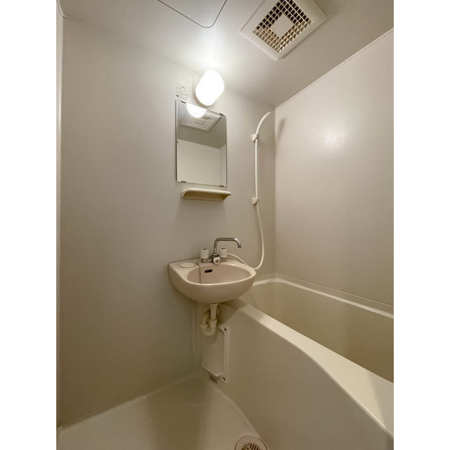 リヴァージュ松枝の浴室