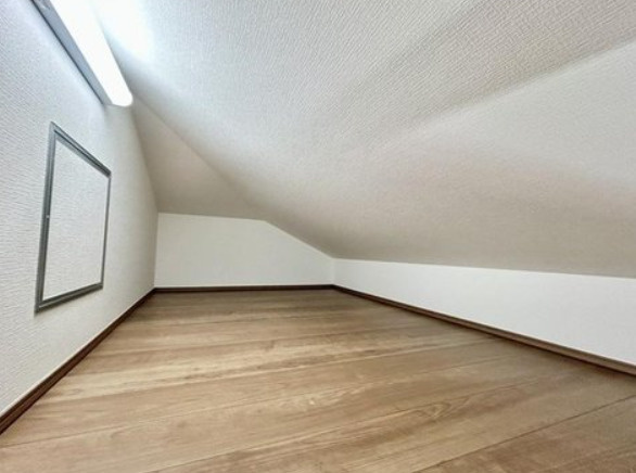 港南区東永谷1丁目戸建の洋室|ロフトは3帖あるので季節のレジャー用品、スポーツ用品の収納場所としても◎ですね。
