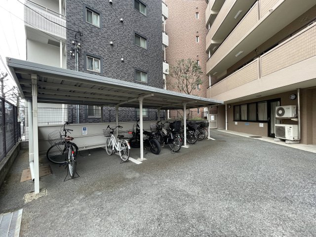 メッツ立石の駐車場