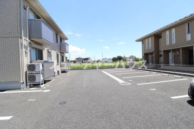 大黒屋　十弐番館の駐車場