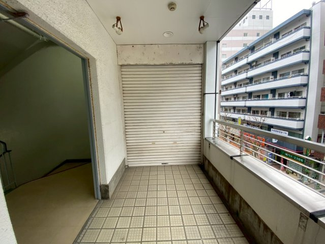 第７山秀ビル のエントランス