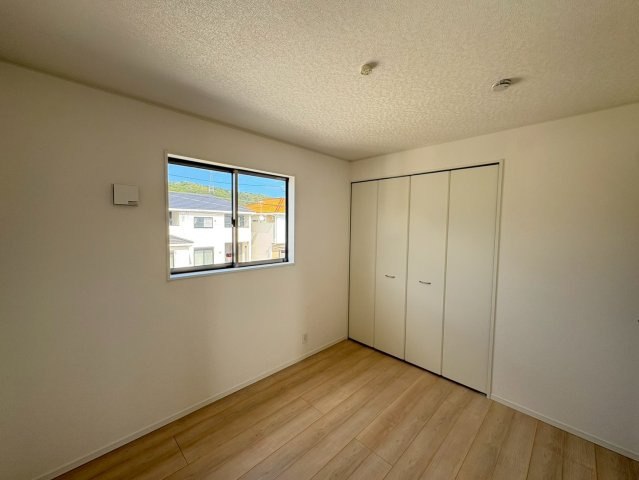 ♥♥うるま市塩屋第1-1号棟（全4棟)の洋室|きれいな洋室です