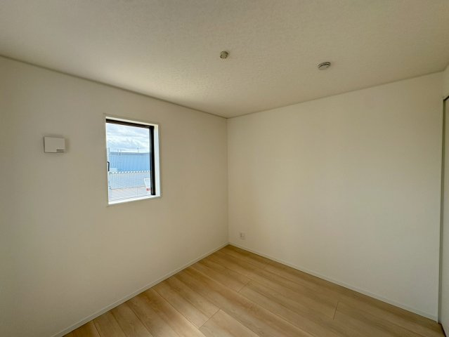 ♥♥うるま市塩屋第1-1号棟（全4棟)の洋室|コンパクトで使いやすい洋室です