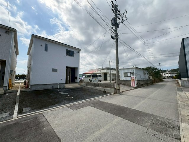 ♥♥うるま市塩屋第1-1号棟（全4棟)の駐車場|駐車場の用意があります