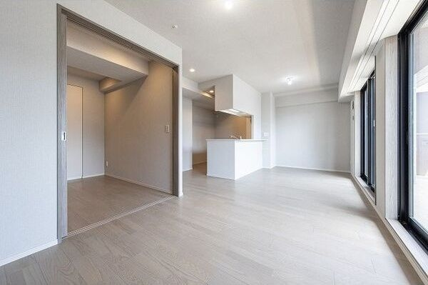 ラフィシア上前津(Rafficia Kamimaezu)の居間・リビング