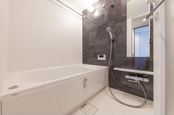 ラフィシア上前津(Rafficia Kamimaezu)の浴室