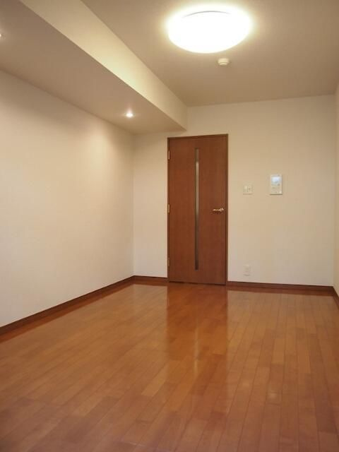 ルーブル早稲田六番館